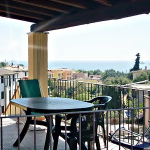 https://yellon-house.in-sardinia.net